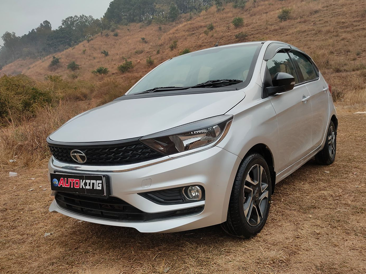 tata tiago xz plus in kangra
