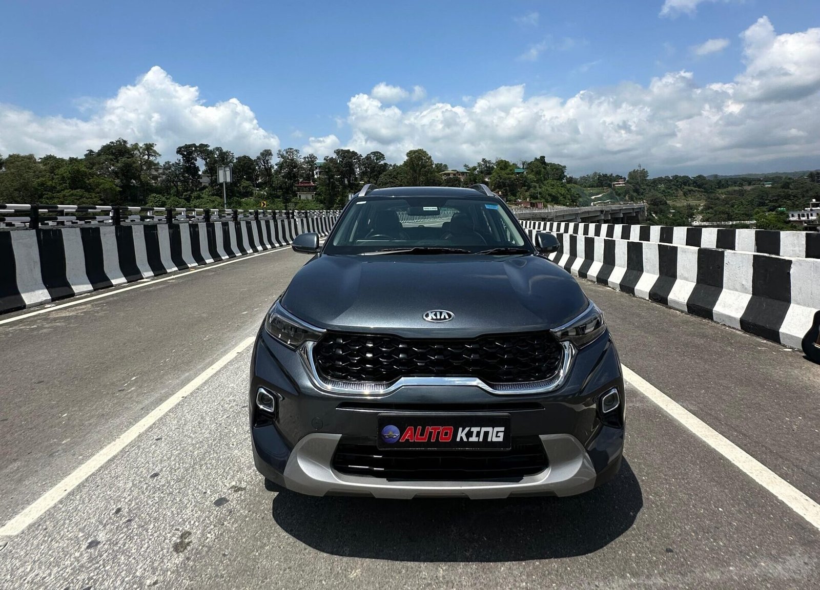 Kia Sonet front