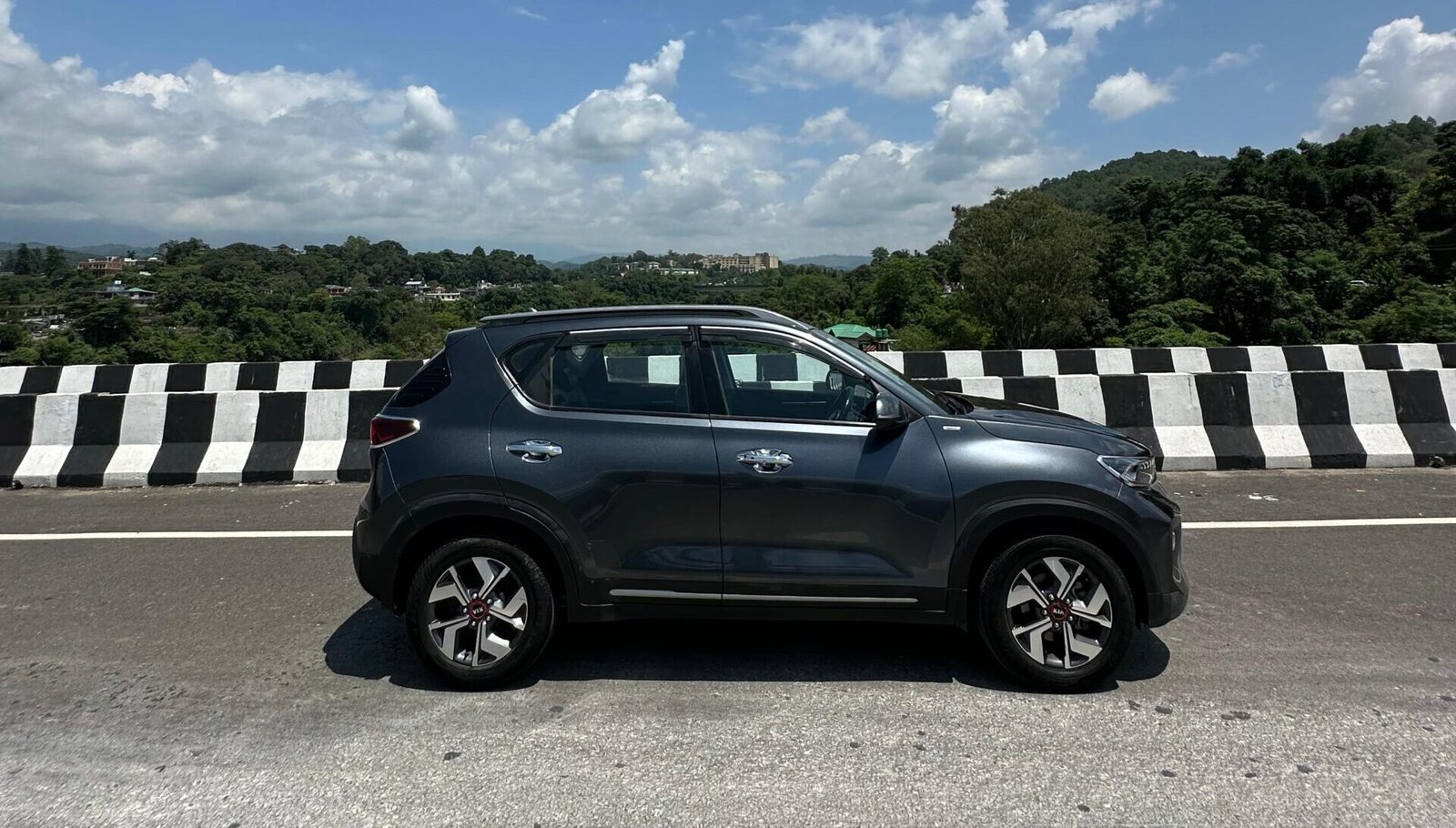 Kia Sonethaffside